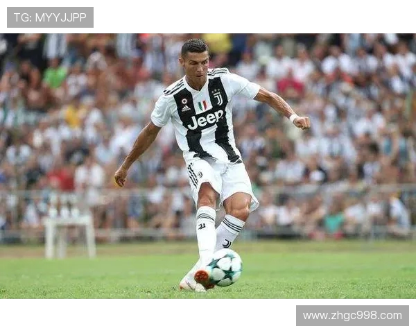 探索足球巨星的传奇人生与职业道路 从梅西到C罗他们如何成就世界顶级球员